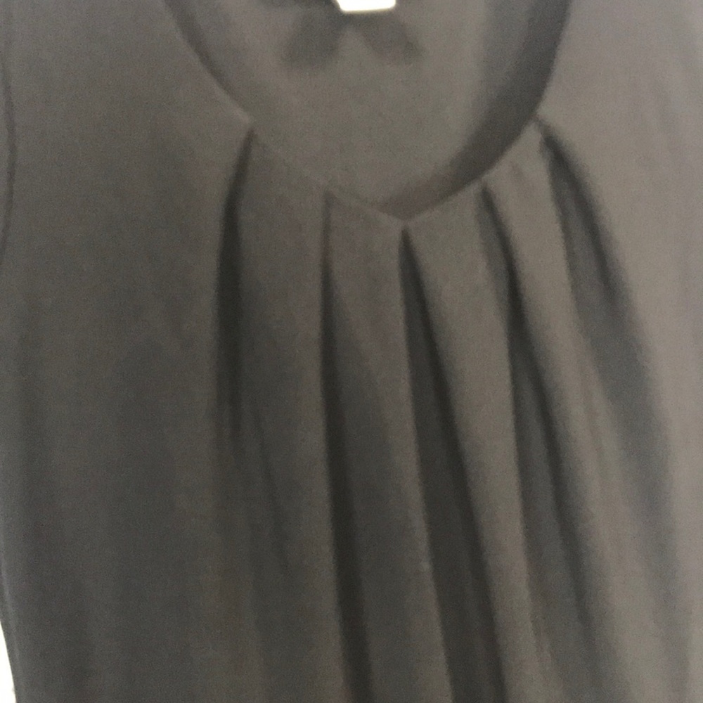 WHMB Black pleated front tee Sz Small - Picture 3 of 4